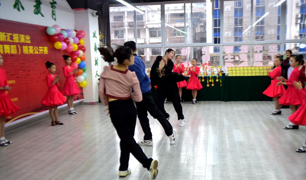 舞动奇迹第二季冠军，闪耀之星，梦想之翼舞动奇迹第二季冠军是谁