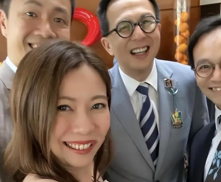 香港赛马开奖结果，探寻马场的幸运之门开奖结果香港马看开奖澳门今晚开奖