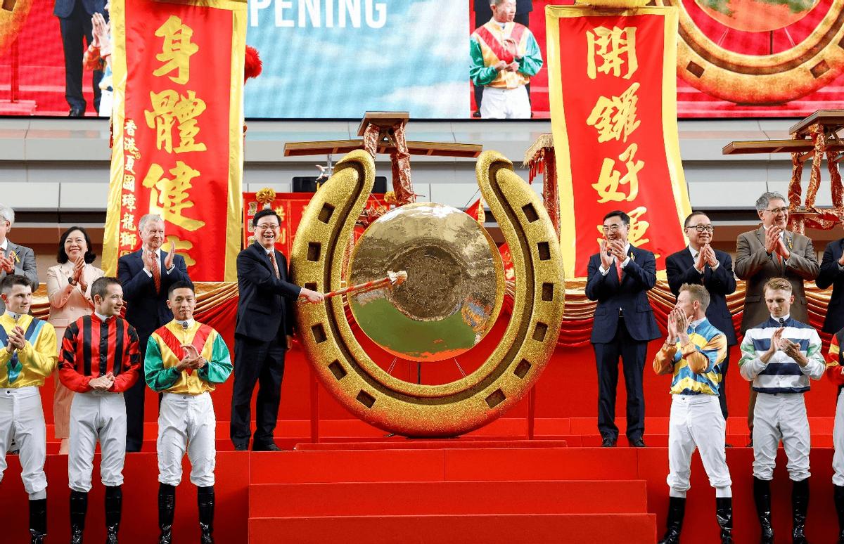 香港马会开启赛事直播新纪元，亲临现场感受赛马魅力